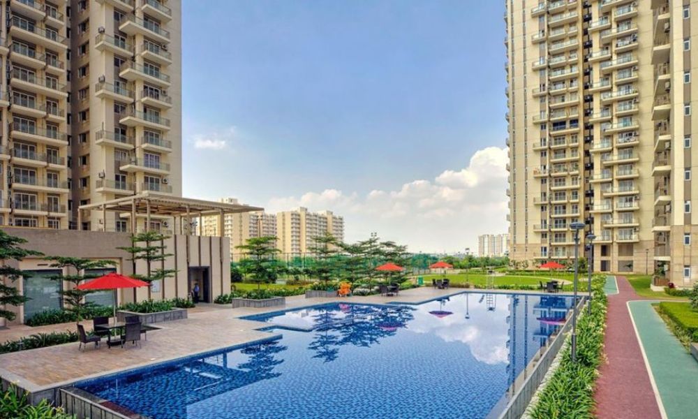 HCBS Twin Horizon Location Advantage Sector 102 Connectivity Infrastructure Nearby Essentials